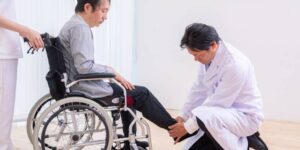 後遺障害等級12級の認定基準や慰謝料相場は？主な症状や金額を解説