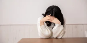 不貞行為（不倫・浮気）で慰謝料請求されたらどうする？慰謝料相場や対処法を解説