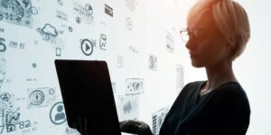 発信者情報開示請求で誹謗中傷を止める!2022年10月から始まった新しい手続きとは?