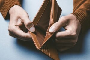 弁護士に支払う着手金の後払いは可能? 弁護士費用が支払えない場合の対処法