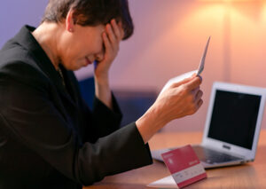 給料差押えを受けるとどうなる?滞納から給料差押えまでの流れと解決方法