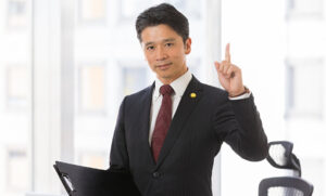 自己破産に強い弁護士に依頼するとどうなる?「ベンナビ」で探せる6つのメリットと費用