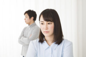 配偶者が不貞行為を認めない場合の対処法と集めておきたい証拠を解説!