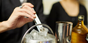 ホストクラブの未収金が払えない!弁護士に相談・依頼するメリットや滞納するリスクも解説