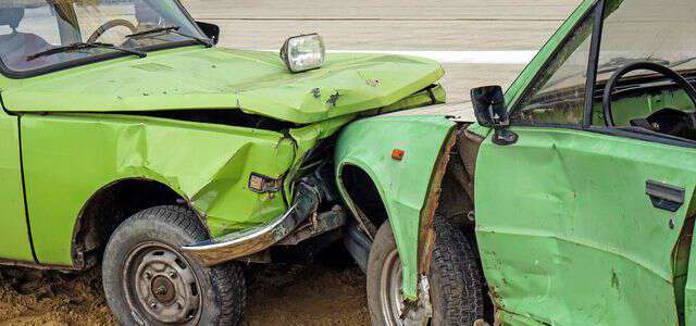 もらい事故の慰謝料相場はいくら?計算方法・注意点・請求の流れを解説