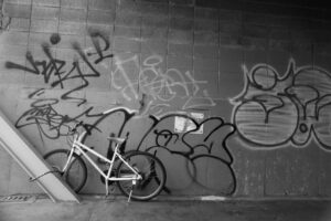 落書きで逮捕された場合の罪とは?知っておくべき逮捕後の流れと対処法