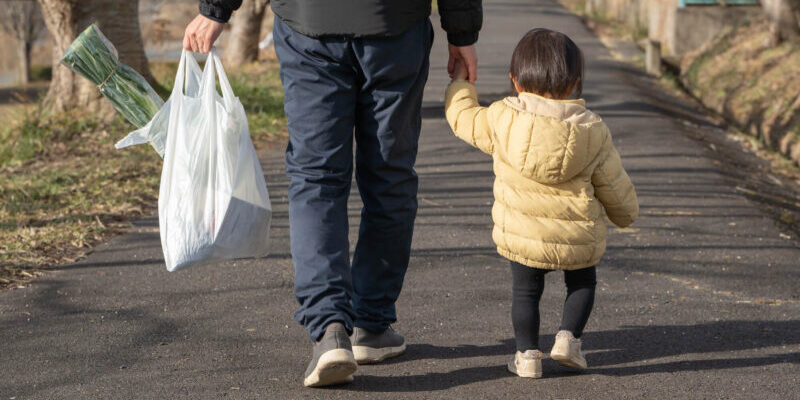 離婚で父親が親権を勝ち取るために知っておくべきこと。難しい理由やポイントを解説