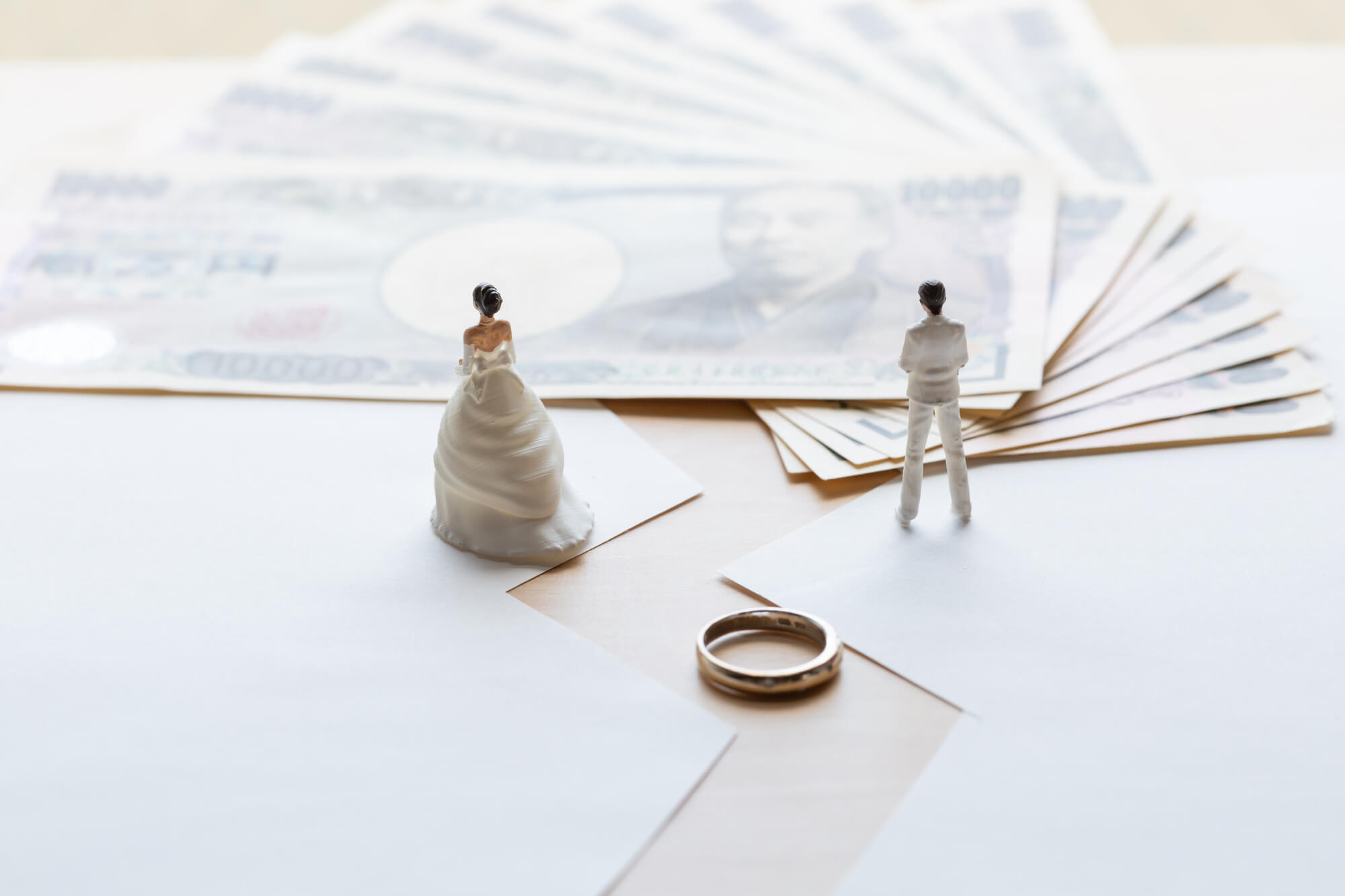 離婚の慰謝料問題を無料相談できる窓口|相談できる内容や対応方法について解説