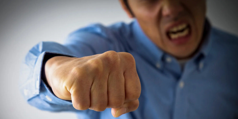 傷害罪とは？構成要件・法定刑・暴行罪との違い・逮捕後の手続きなどを解説