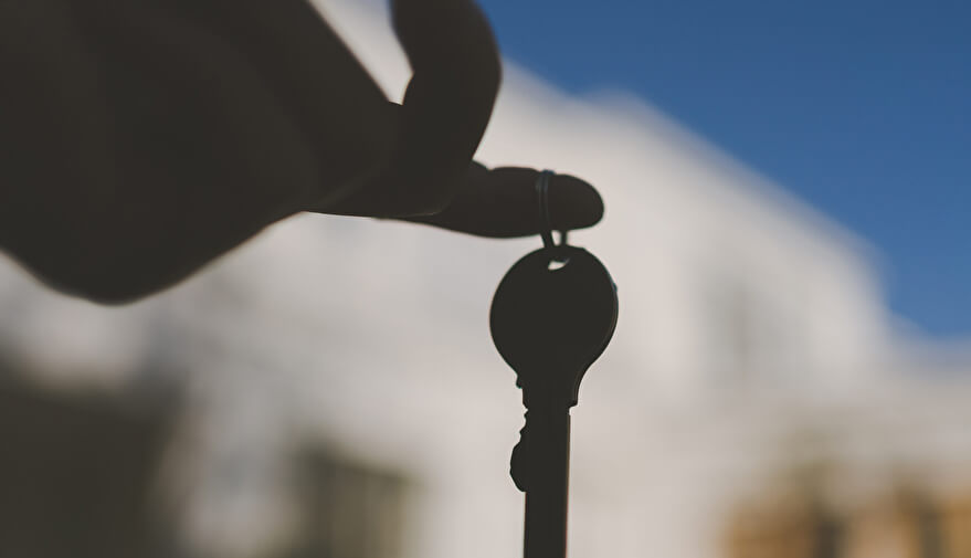 自己破産の際に持ち家を残す方法はある？持ち家を残すための対処法や注意点も解説