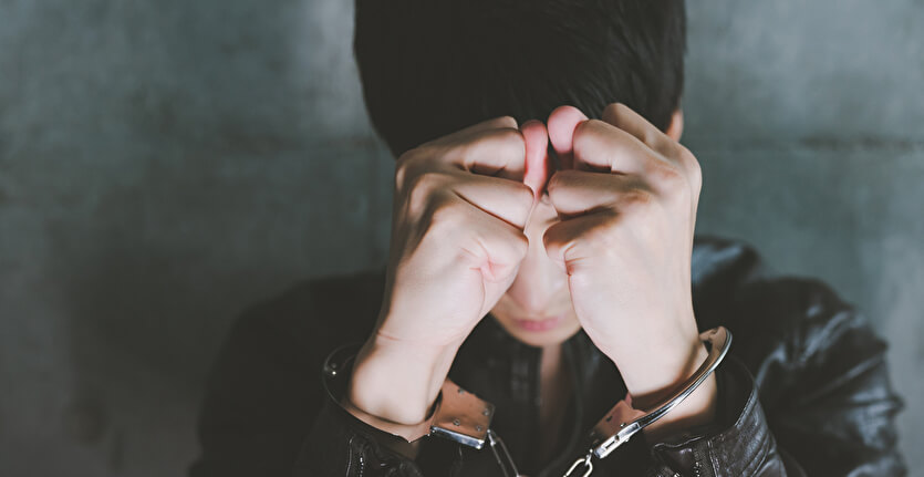 淫行とは？罰則や成立しうる犯罪、逮捕後の流れなども詳しく解説