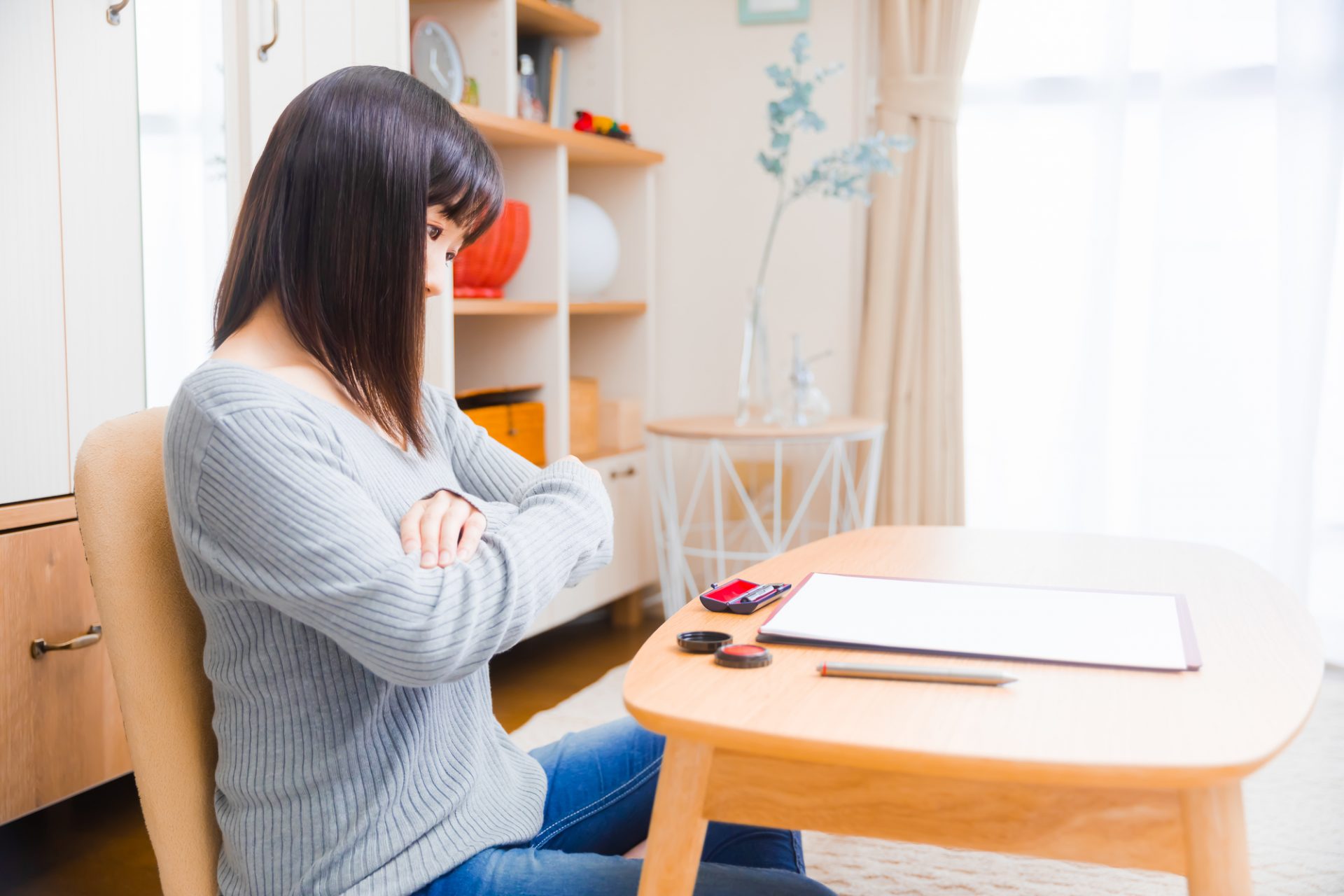 相続放棄の必要書類とは？続柄別の必要書類や提出方法を解説