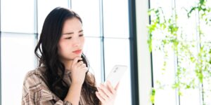 インスタで勝手に写真を載せられた際の対応｜削除方法・特定方法を解説