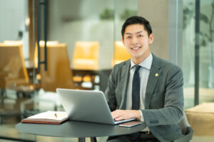 ネットに強い弁護士の特徴や探し方|相談前の準備も解説