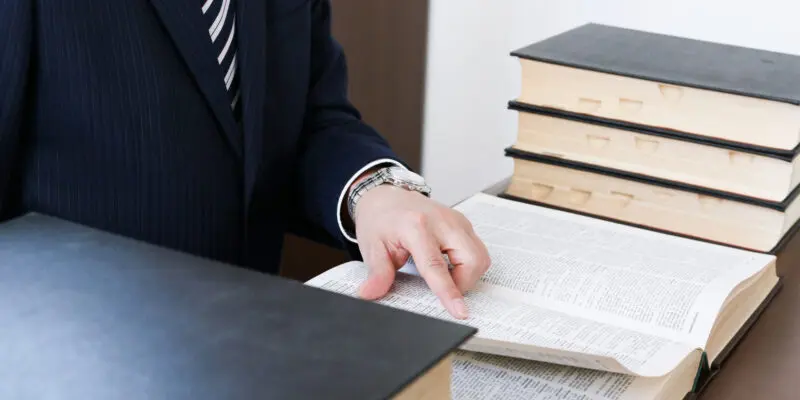 相続トラブルに強い弁護士の選び方は？相談するメリット・弁護士費用を解説