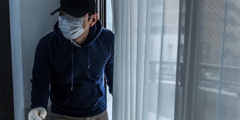 住居侵入罪とは?よくある事例や逮捕後の流れについても解説