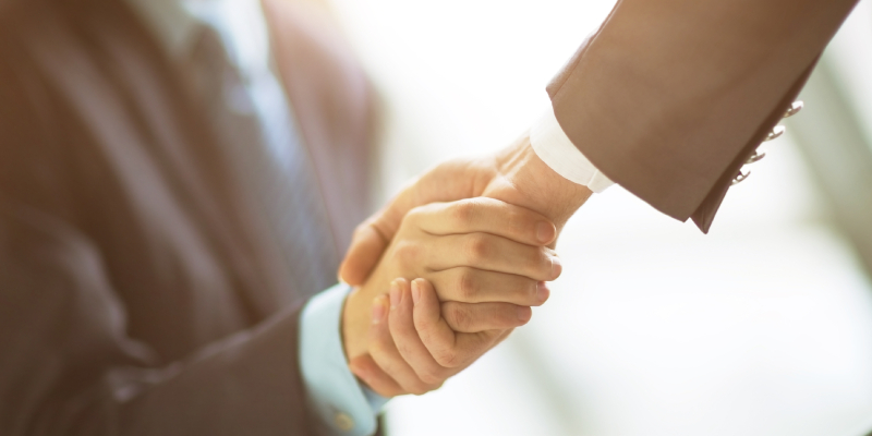 生前贈与に強い弁護士はどこ？弁護士探しのポイントや費用を解説