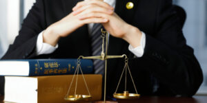 バイク事故を弁護士に依頼すべき理由は?費用の目安や探し方を解説