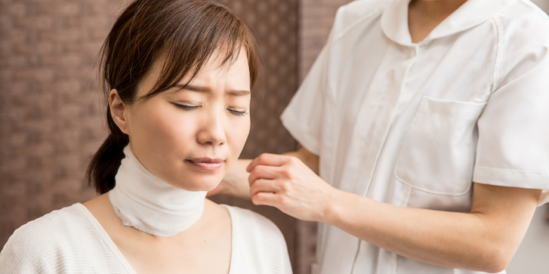 交通事故によるむちうちを弁護士に無料相談できる窓口・サポート内容・費用を解説