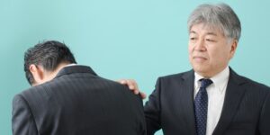 退職勧奨とは?適法・違法な場合の具体例と対処法を解説