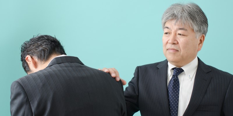 退職勧奨とは?適法・違法な場合の具体例と対処法を解説