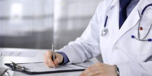 後遺障害診断書とは?もらい方・医師が書いてくれない際の対 処法を解説