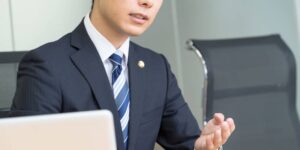 借金問題に強い弁護士とは?債務整理の方法と弁護士に依頼するメリットも解説