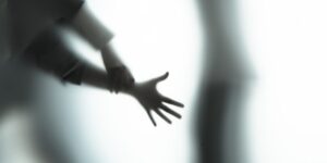 不同意わいせつ罪とは?新たに施行された法律の概要と注意点