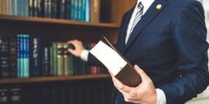 交通事故の被害にあったときに弁護士に依頼する9つのメリットについて解説