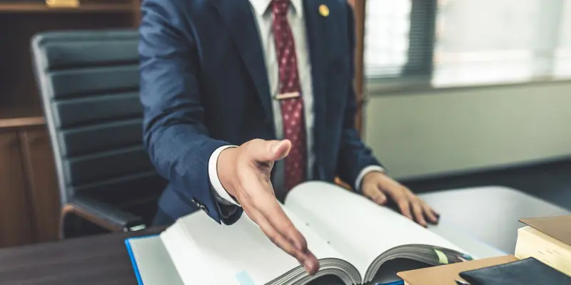 ネット誹謗中傷は弁護士に相談!メリット・費用相場・探し方を解説