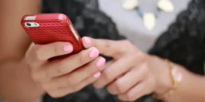 ネット上でストーカー被害を受けた!相談先・対処法・注意点などを弁護士が解説