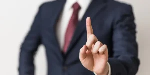 発信者情報開示請求が棄却されるケースは?失敗のパターンや事前準備のポイントなどを解説