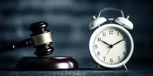 名誉毀損の時効は何年?ネットの書き込みに法的な対処ができる期限とは