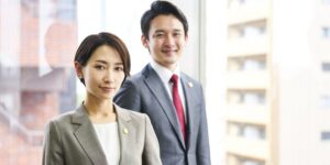 ダメな弁護士の特徴とは?良い弁護士の見分け方・失敗しない選び方も解説