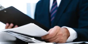 ネット誹謗中傷を弁護士費用保険で対策|補償内容と契約のメリットとは