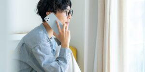 法テラス審査中の督促電話の対応方法の基本!無視する場合のリスクも解説