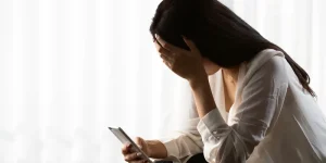 プロミスの返済を滞納するとどうなる?返済遅れのリスクや対処法を解説