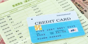 任意整理でクレジットカードは使えなくなる?代替手段や新規作成のポイントも解説